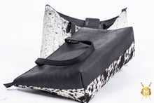 Load image into Gallery viewer, Shany-Luna Shopper bag with a closing zip
