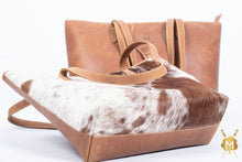 Load image into Gallery viewer, Shany-Luna Shopper bag with a closing zip.
