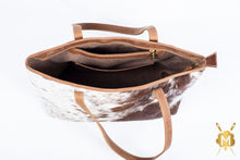 Load image into Gallery viewer, Shany-Luna Shopper bag with a closing zip.
